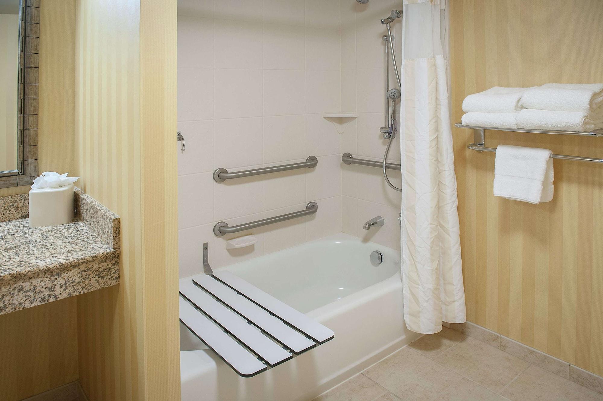 Hilton Garden Inn Pensacola Airport/Medical Center Экстерьер фото